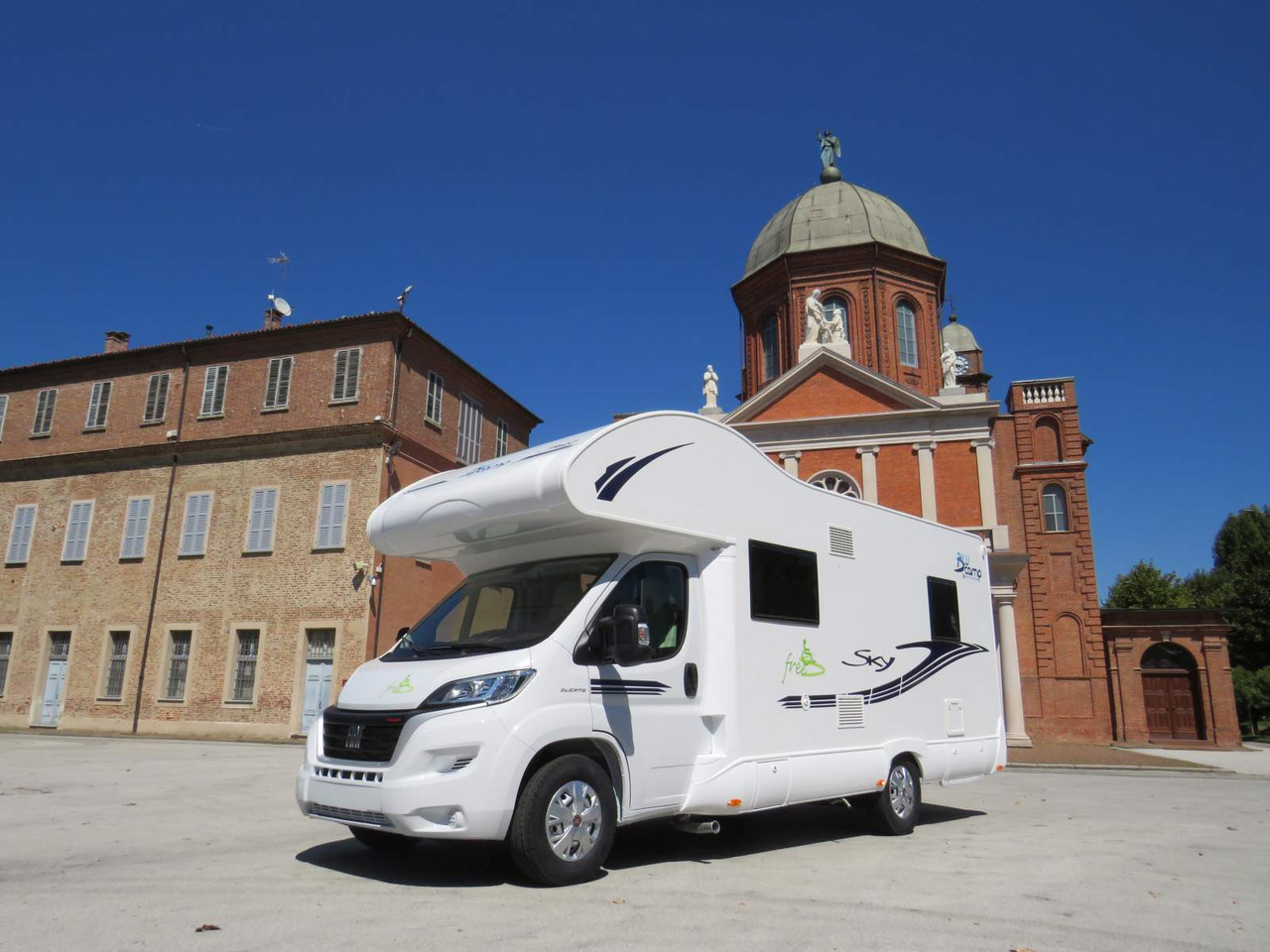 Fiat Ducato RETRACTABLE PLATFORM (300KG CAPACITY) - Kemperis: foto 1 Fiat Ducato RETRACTABLE PLATFORM (300KG CAPACITY) - Kemperis: foto 1