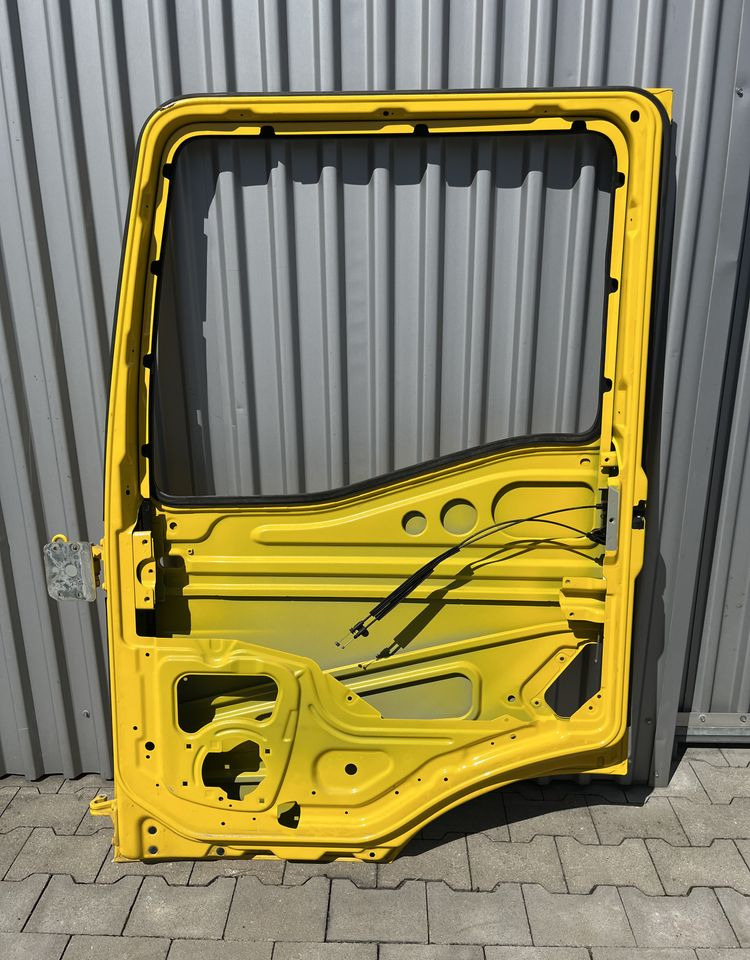 Drzwi prawe MAN TGS TG3 drzwi pasażera nowy model - Kėbulas ir išorė - Sunkvežimis: foto 3 Drzwi prawe MAN TGS TG3 drzwi pasażera nowy model - Kėbulas ir išorė - Sunkvežimis: foto 3