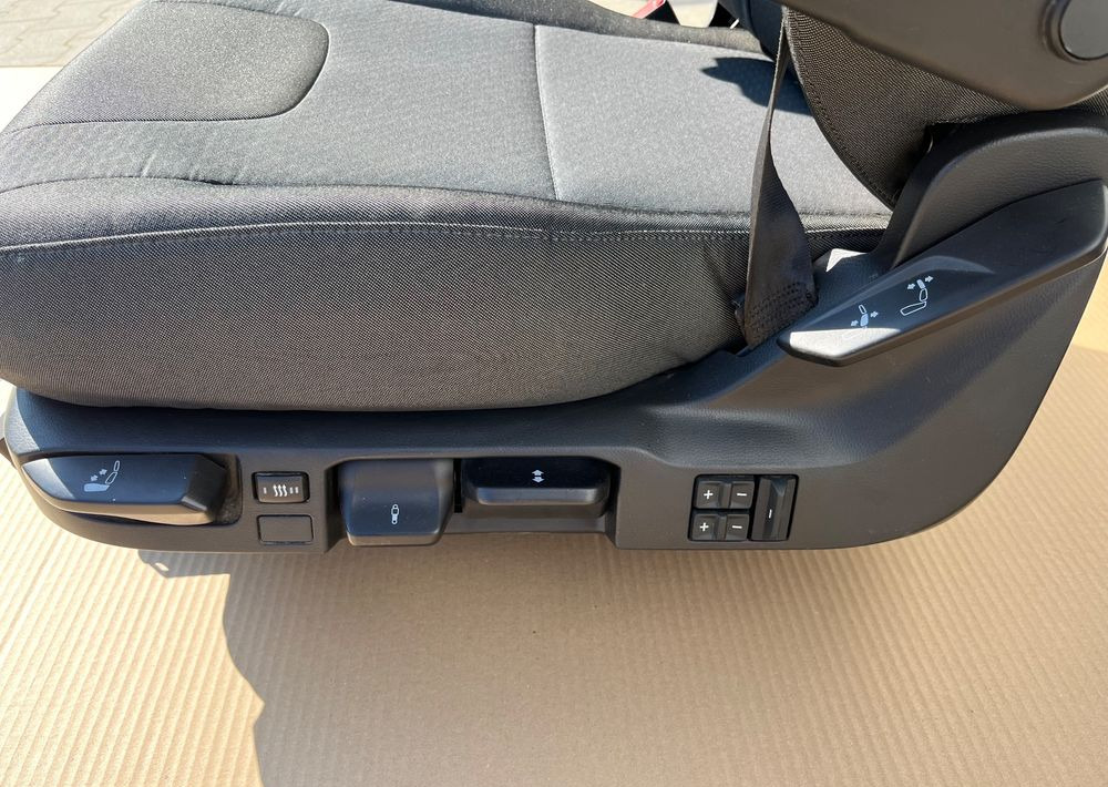 NOWY Fotel kierowcy MAN TG3 TGX nowy model siedzenie lewe - Sėdynė - Sunkvežimis: foto 4 NOWY Fotel kierowcy MAN TG3 TGX nowy model siedzenie lewe - Sėdynė - Sunkvežimis: foto 4