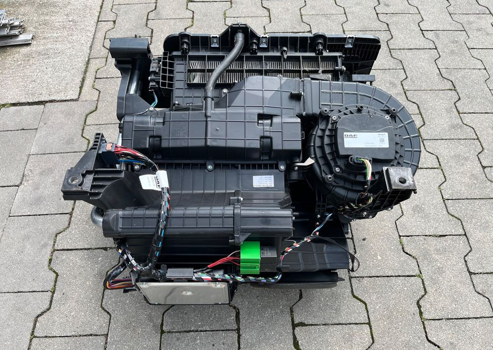 Nagrzewnica DAF XF 106 euro 6 lift dmuchawa - Šildymas/ Ventiliacija - Sunkvežimis: foto 3 Nagrzewnica DAF XF 106 euro 6 lift dmuchawa - Šildymas/ Ventiliacija - Sunkvežimis: foto 3