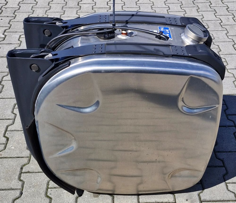 SCANIA R S ZBIORNIK PALIWA 220L NOWY - Degalų bakas - Sunkvežimis: foto 3 SCANIA R S ZBIORNIK PALIWA 220L NOWY - Degalų bakas - Sunkvežimis: foto 3