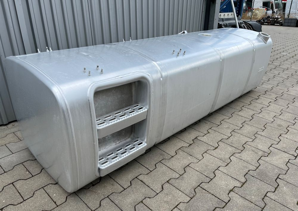 Zbiornik paliwa DAF XF CF 845 litrów bak - Degalų bakas - Sunkvežimis: foto 2 Zbiornik paliwa DAF XF CF 845 litrów bak - Degalų bakas - Sunkvežimis: foto 2