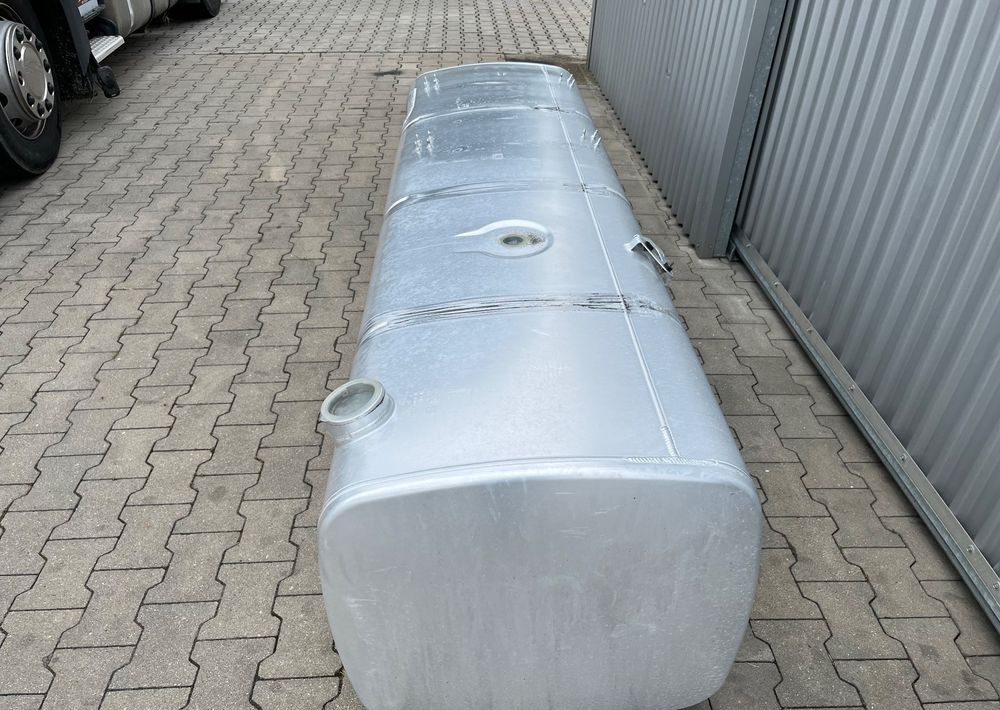 Zbiornik paliwa DAF XF CF 845 litrów bak - Degalų bakas - Sunkvežimis: foto 4 Zbiornik paliwa DAF XF CF 845 litrów bak - Degalų bakas - Sunkvežimis: foto 4