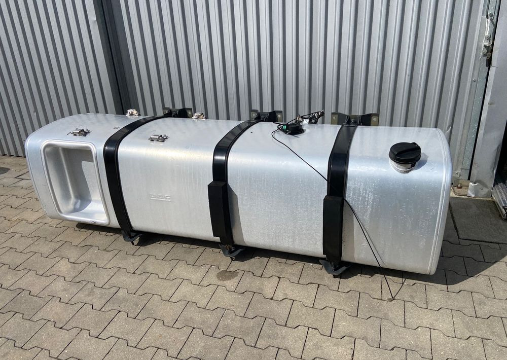 Zbiornik paliwa DAF XF CF 845 litrów bak kompletny - Degalų bakas - Sunkvežimis: foto 1 Zbiornik paliwa DAF XF CF 845 litrów bak kompletny - Degalų bakas - Sunkvežimis: foto 1