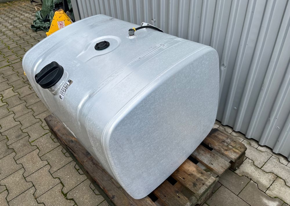 Zbiornik paliwa DAF XF XG CF 335 litrów bak - Kuro sistema - Sunkvežimis: foto 3 Zbiornik paliwa DAF XF XG CF 335 litrów bak - Kuro sistema - Sunkvežimis: foto 3