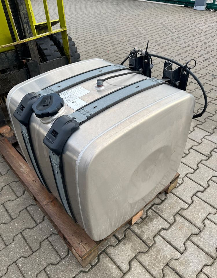Zbiornik paliwa MAN TGX TGS 250 litrów kompletny - Kuro sistema - Sunkvežimis: foto 3 Zbiornik paliwa MAN TGX TGS 250 litrów kompletny - Kuro sistema - Sunkvežimis: foto 3
