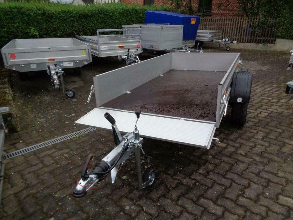 Böckmann PKW-Anhänger, 1,35 to. Einachs, Stirnwandklappe100 km/h - Automobilinė priekaba: foto 2 Böckmann PKW-Anhänger, 1,35 to. Einachs, Stirnwandklappe100 km/h - Automobilinė priekaba: foto 2