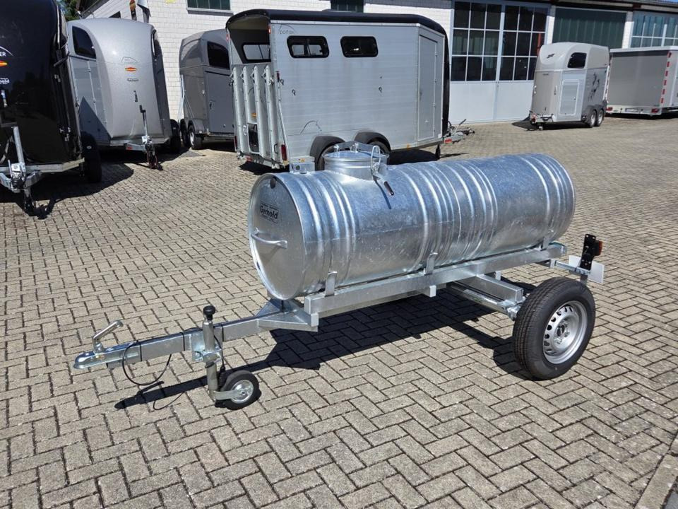 Wasserfass Verzinkt 600l Tränke Fahrgestell Beleuchtung - Cisterninė priekaba: foto 1 Wasserfass Verzinkt 600l Tränke Fahrgestell Beleuchtung - Cisterninė priekaba: foto 1