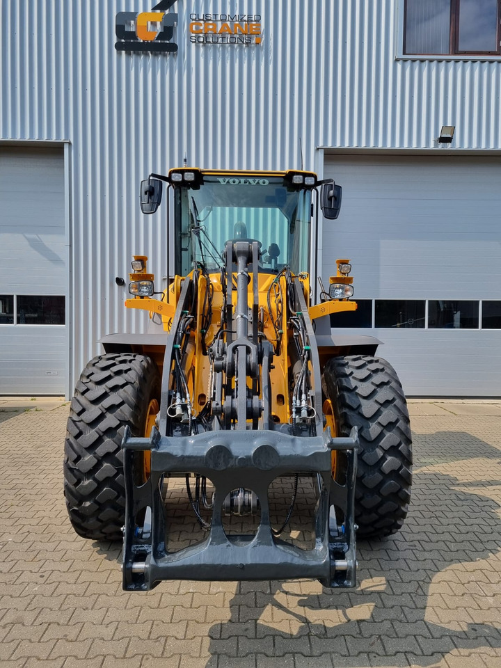 VOLVO L70F 2009 with new engine - Ratinis krautuvas: foto 2 VOLVO L70F 2009 with new engine - Ratinis krautuvas: foto 2