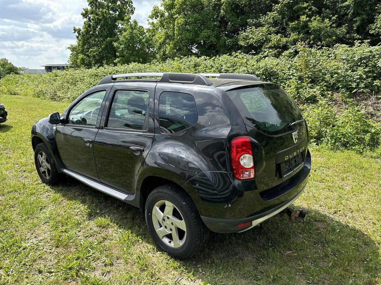 Dacia Duster 1.6 LAUREATE +ZAHNRIEMEN GERISSEN+ - Visureigis: foto 3 Dacia Duster 1.6 LAUREATE +ZAHNRIEMEN GERISSEN+ - Visureigis: foto 3