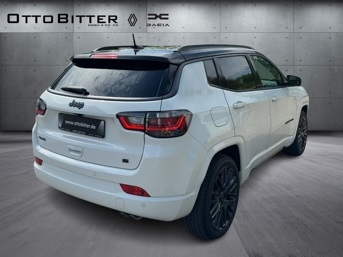 Jeep Compass 1.3 Plug-In Hybrid S ALLRAD LEDER - Visureigis: foto 4 Jeep Compass 1.3 Plug-In Hybrid S ALLRAD LEDER - Visureigis: foto 4