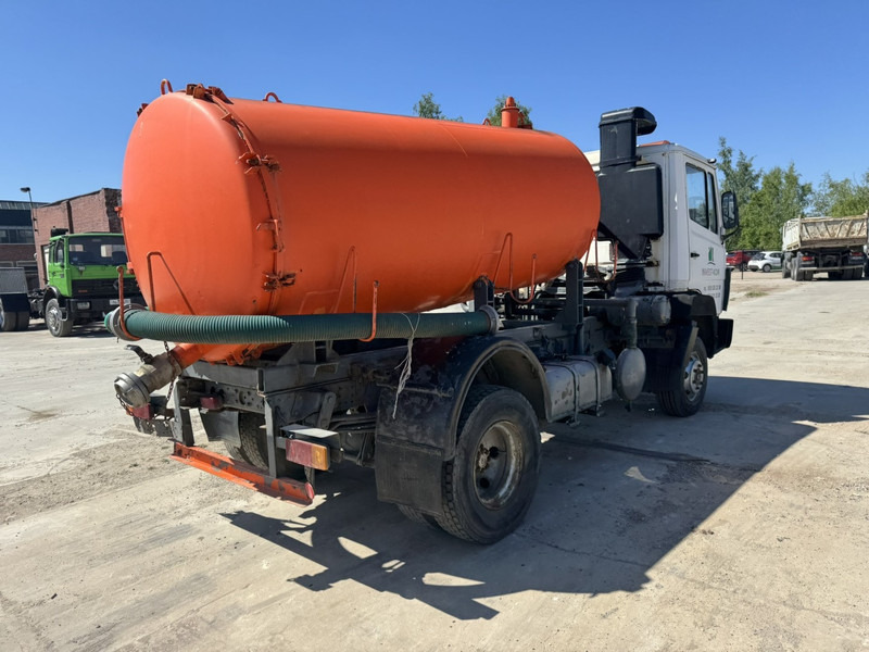 Mercedes-Benz SK 914 (8000 L / STEEL SUSPENSION & MANUAL PUMP / SUSPENSION LAMES & POMPE MANUELLE) - Asenizatorius: foto 5 Mercedes-Benz SK 914 (8000 L / STEEL SUSPENSION & MANUAL PUMP / SUSPENSION LAMES & POMPE MANUELLE) - Asenizatorius: foto 5