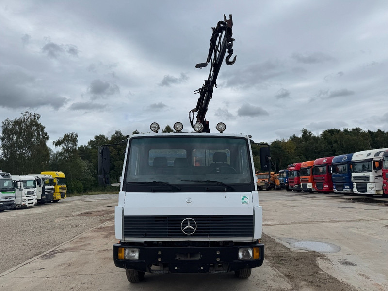 Mercedes-Benz SK 917 (STEEL SUSPENSION / PARLFINGER CRANE / AUXILIARY / 6 CYLINDER WITH MANUAL PUMP) - Savivartis sunkvežimis, Sunkvežimis su kranu: foto 2 Mercedes-Benz SK 917 (STEEL SUSPENSION / PARLFINGER CRANE / AUXILIARY / 6 CYLINDER WITH MANUAL PUMP) - Savivartis sunkvežimis, Sunkvežimis su kranu: foto 2