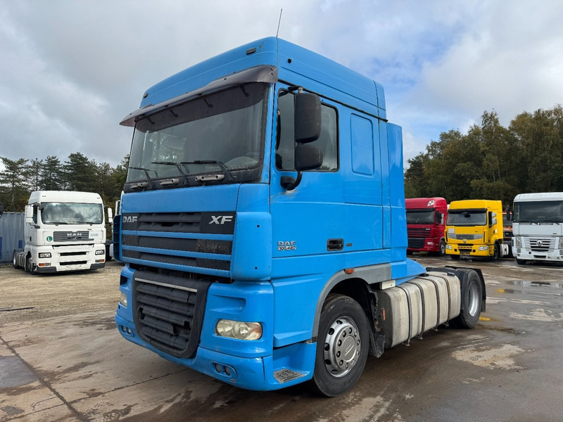DAF 105 XF 460 Space Cab (MANUAL GEARBOX / BOITE MANUELLE) - Vilkikas: foto 1 DAF 105 XF 460 Space Cab (MANUAL GEARBOX / BOITE MANUELLE) - Vilkikas: foto 1