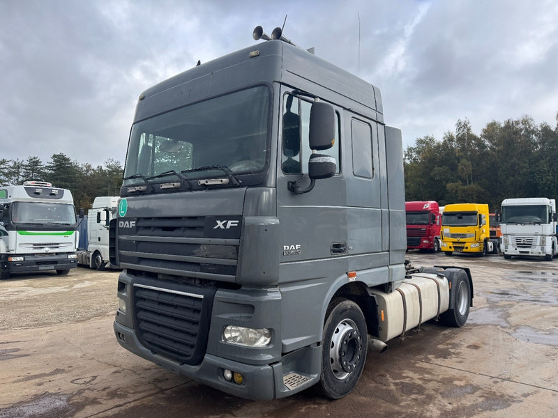 DAF 105 XF 460 Space Cab (MANUAL GEARBOX / BOITE MANUELLE) - Vilkikas: foto 1 DAF 105 XF 460 Space Cab (MANUAL GEARBOX / BOITE MANUELLE) - Vilkikas: foto 1