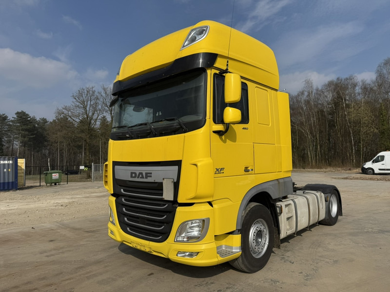 DAF 106 XF 460 Super Space Cab (MANUAL GEARBOX / BOITE MANUELLE / EURO 6) - Vilkikas: foto 1 DAF 106 XF 460 Super Space Cab (MANUAL GEARBOX / BOITE MANUELLE / EURO 6) - Vilkikas: foto 1