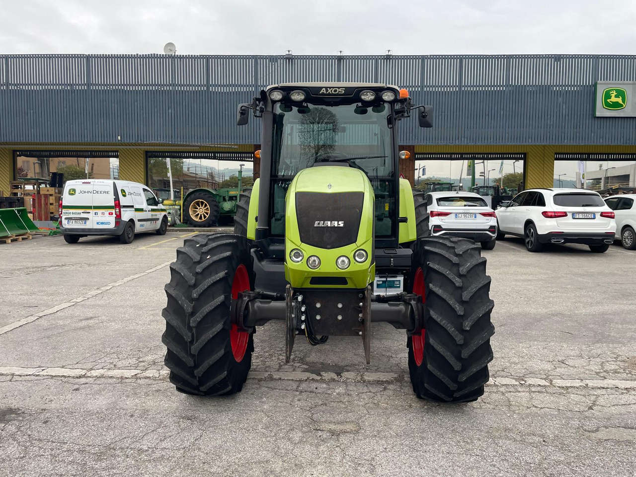 CLAAS AXOS 340 - Traktorius: foto 3 CLAAS AXOS 340 - Traktorius: foto 3