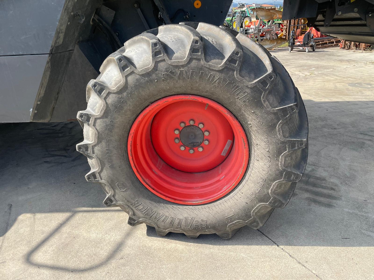 CLAAS MIETITREBBIA LEXION 570TT - Derliaus nuėmimo kombainas: foto 5 CLAAS MIETITREBBIA LEXION 570TT - Derliaus nuėmimo kombainas: foto 5