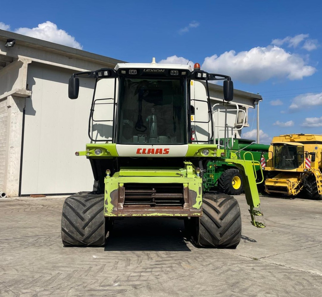 CLAAS MIETITREBBIA LEXION 570TT - Derliaus nuėmimo kombainas: foto 3 CLAAS MIETITREBBIA LEXION 570TT - Derliaus nuėmimo kombainas: foto 3