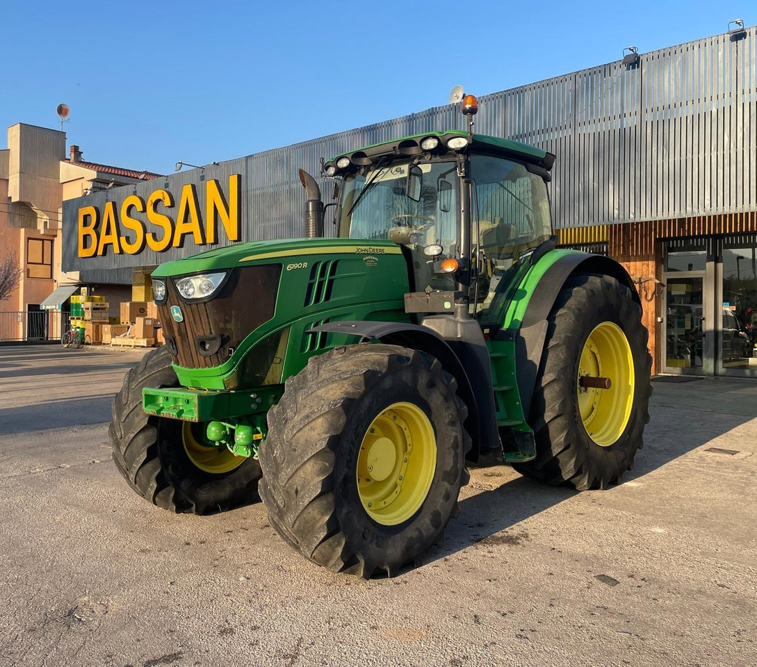 JOHN DEERE 6190 R - Traktorius: foto 1 JOHN DEERE 6190 R - Traktorius: foto 1