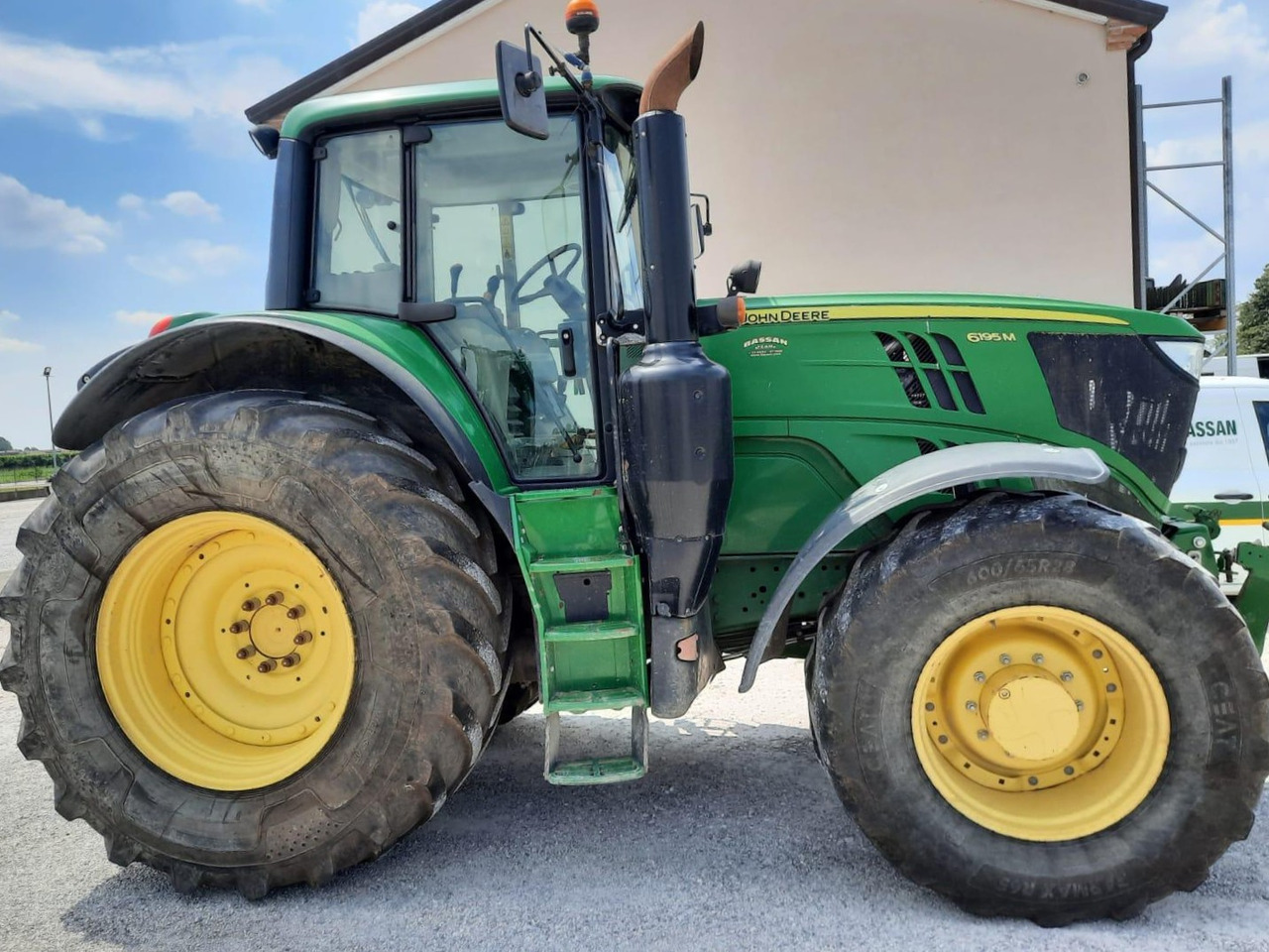 JOHN DEERE 6195 M - Traktorius: foto 3 JOHN DEERE 6195 M - Traktorius: foto 3