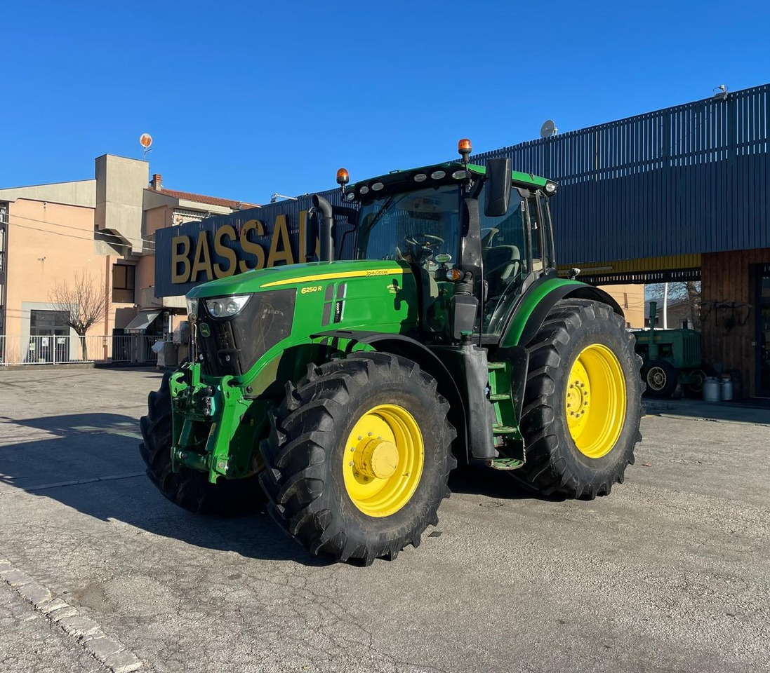JOHN DEERE 6250 R - Traktorius: foto 1 JOHN DEERE 6250 R - Traktorius: foto 1