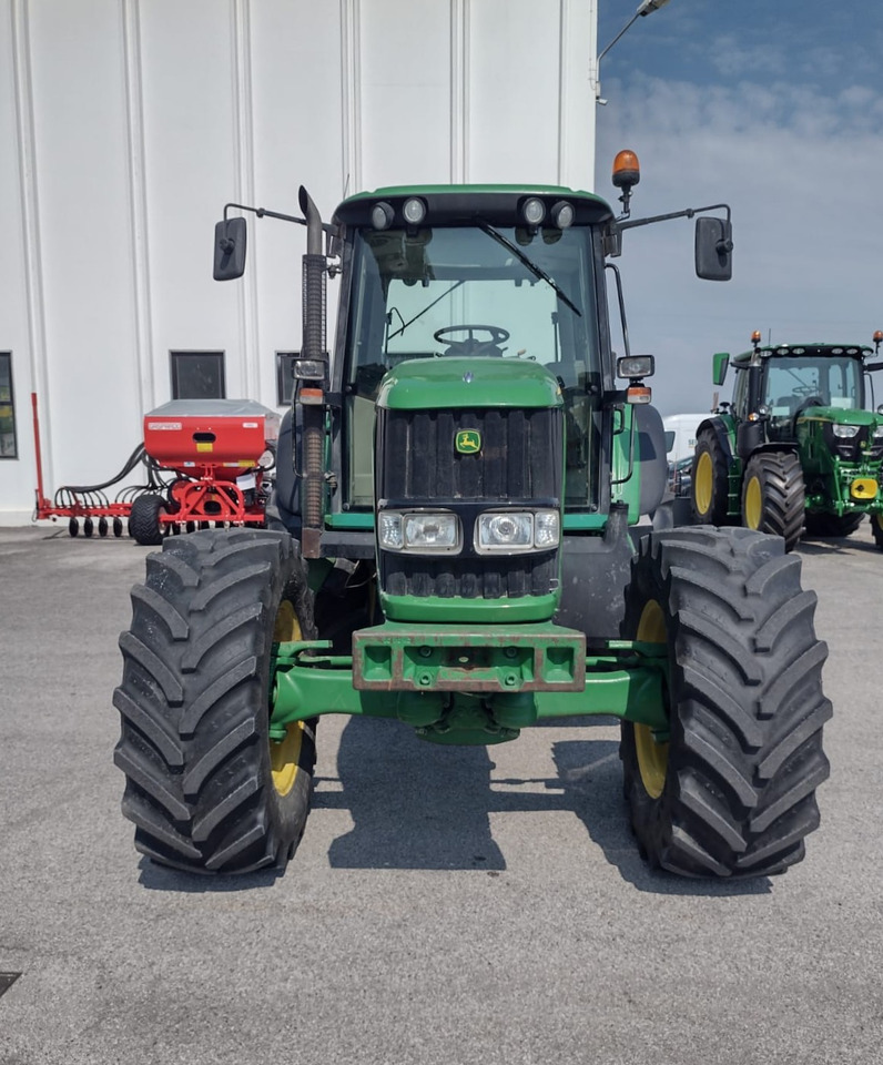 JOHN DEERE 6520 PREMIUM - Traktorius: foto 5 JOHN DEERE 6520 PREMIUM - Traktorius: foto 5
