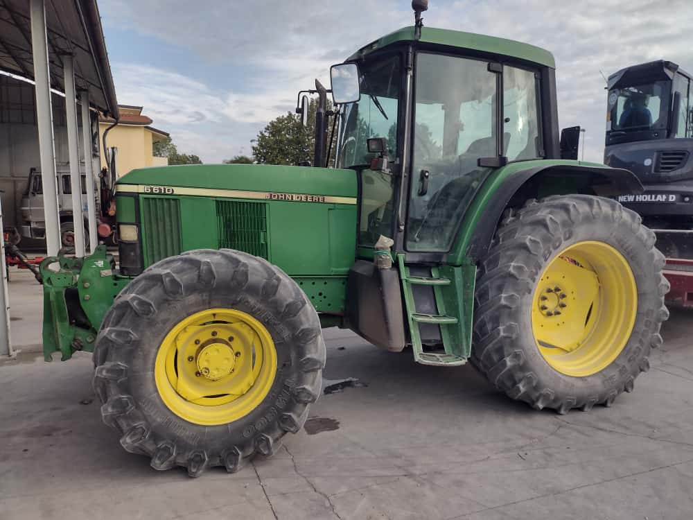 JOHN DEERE 6610 - Traktorius: foto 1 JOHN DEERE 6610 - Traktorius: foto 1