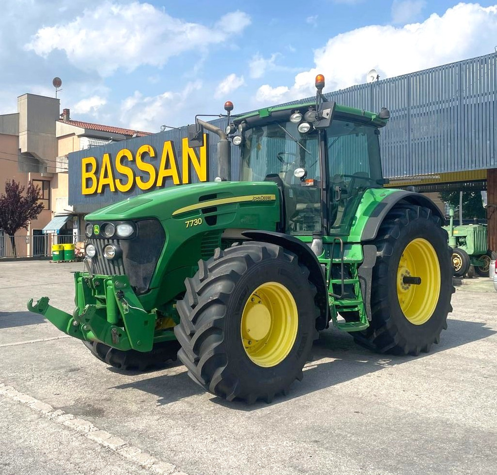 JOHN DEERE 7730 - Traktorius: foto 1 JOHN DEERE 7730 - Traktorius: foto 1