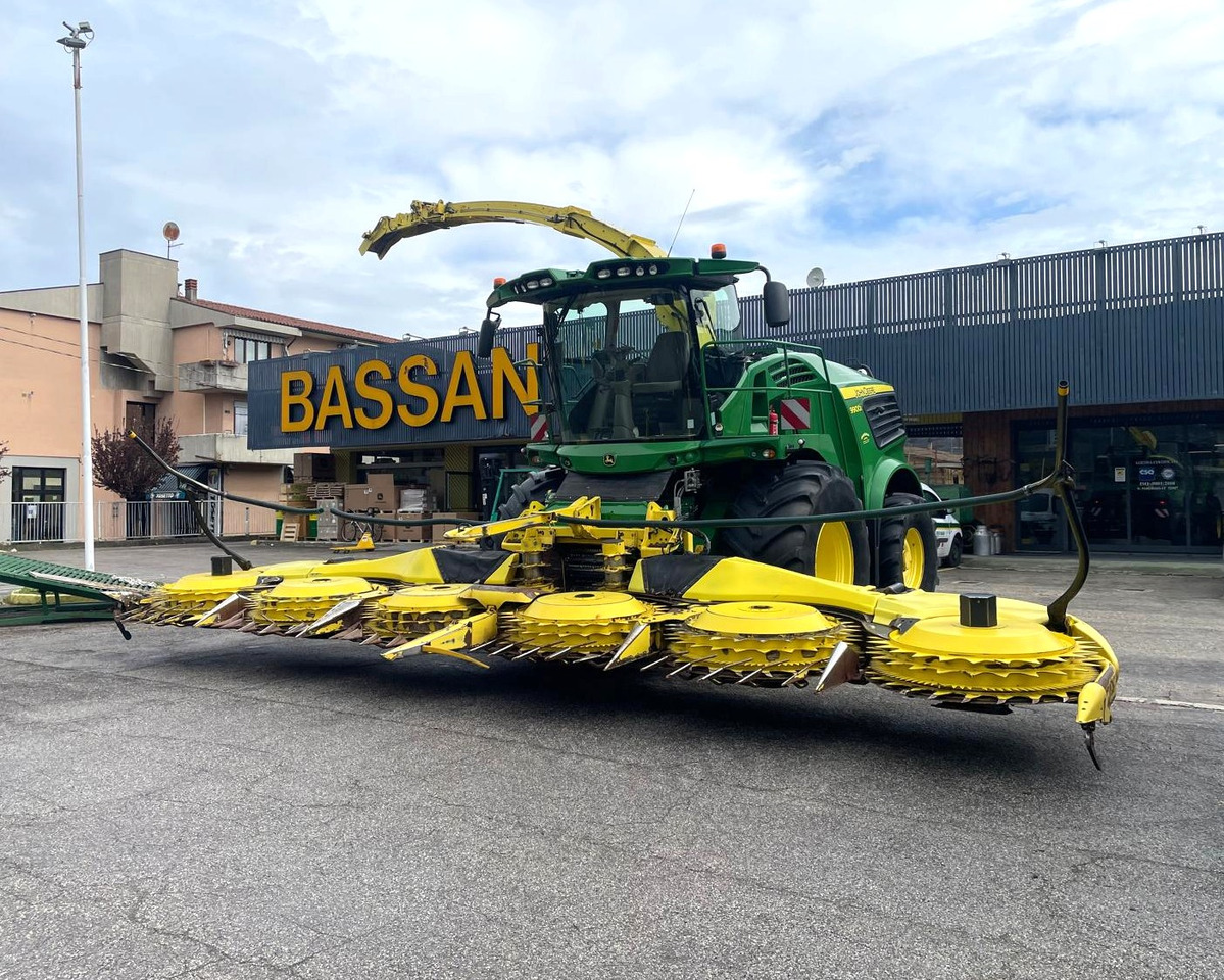 JOHN DEERE TRINCIA 9900i - Pašarų kombainas: foto 1 JOHN DEERE TRINCIA 9900i - Pašarų kombainas: foto 1