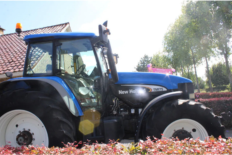 New Holland TM175 TM 175 power command fronthef en front aftakas geveerde cabine lucht - Traktorius: foto 2 New Holland TM175 TM 175 power command fronthef en front aftakas geveerde cabine lucht - Traktorius: foto 2