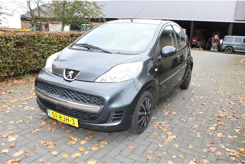 Peugeot 107 - Hečbekas: foto 2 Peugeot 107 - Hečbekas: foto 2