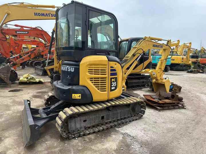 Best Quality Komatsu PC35mr Used Mini Excavator Earth-moving Machinery in Good Performance - Vikšrinis ekskavatorius: foto 3 Best Quality Komatsu PC35mr Used Mini Excavator Earth-moving Machinery in Good Performance - Vikšrinis ekskavatorius: foto 3