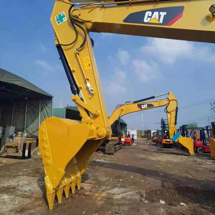 CAT second-hand 330D excavator sold at low price and in very good condition Japanese original hydraulic crawler excavator - Ekskavatorius: foto 5 CAT second-hand 330D excavator sold at low price and in very good condition Japanese original hydraulic crawler excavator - Ekskavatorius: foto 5