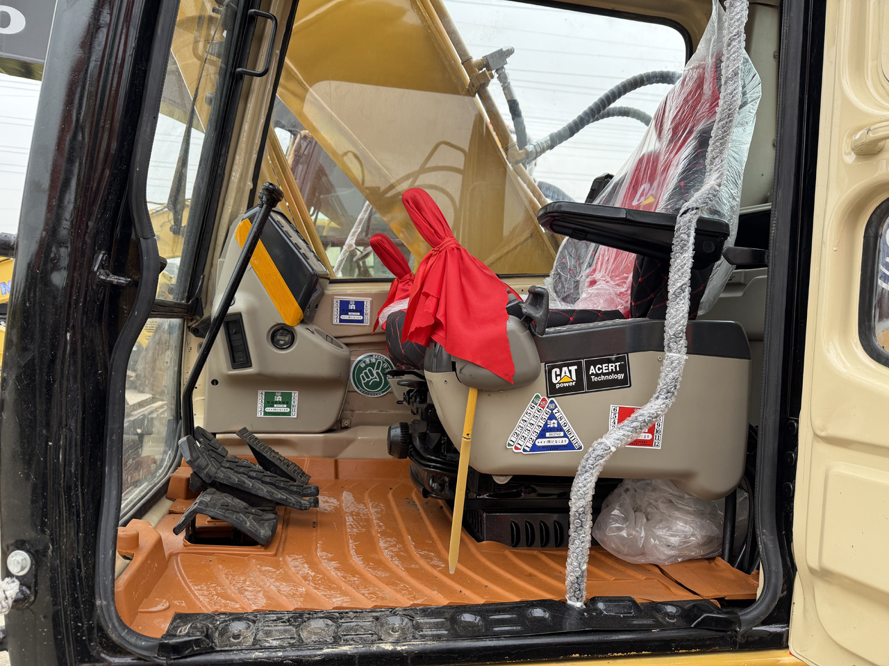 Vikšrinis ekskavatorius CATERPILLAR 320b: foto 15