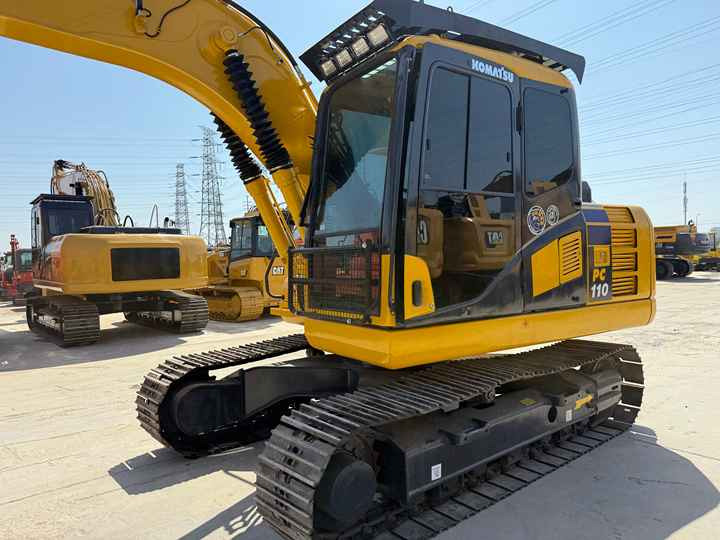 Low Shipping Mini Used Excavator Construction Machine Used komatsu Pc110 - Vikšrinis ekskavatorius: foto 4 Low Shipping Mini Used Excavator Construction Machine Used komatsu Pc110 - Vikšrinis ekskavatorius: foto 4