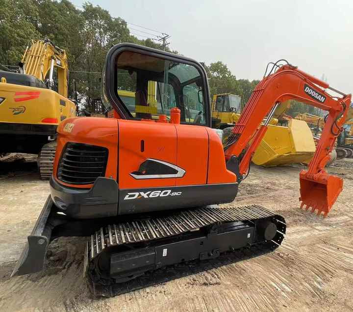 Second Hand Doosan Dx-60 Excavator for Sale - Vikšrinis ekskavatorius: foto 4 Second Hand Doosan Dx-60 Excavator for Sale - Vikšrinis ekskavatorius: foto 4