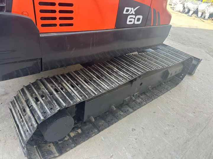 Second Hand Doosan Dx-60 Excavator for Sale - Vikšrinis ekskavatorius: foto 2 Second Hand Doosan Dx-60 Excavator for Sale - Vikšrinis ekskavatorius: foto 2