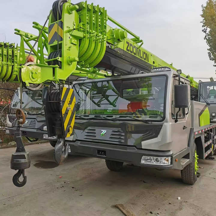 Second Hand ZOOMLION 25 Ton ZTC250V531 30 Ton ZTC300V532 70 Ton ZTC700H6 Hydraulmic Mobile Truck Crane on Sale - Autokranas: foto 1 Second Hand ZOOMLION 25 Ton ZTC250V531 30 Ton ZTC300V532 70 Ton ZTC700H6 Hydraulmic Mobile Truck Crane on Sale - Autokranas: foto 1