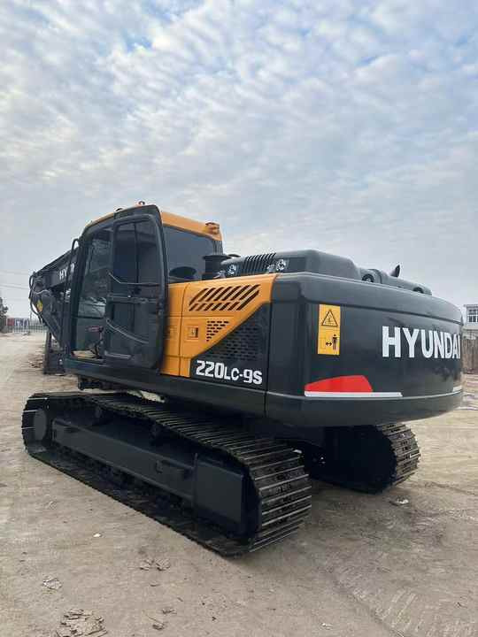 Used 100% Original Korea Brand hyundai 220-9 Excavator for Sale - Ekskavatorius: foto 3 Used 100% Original Korea Brand hyundai 220-9 Excavator for Sale - Ekskavatorius: foto 3