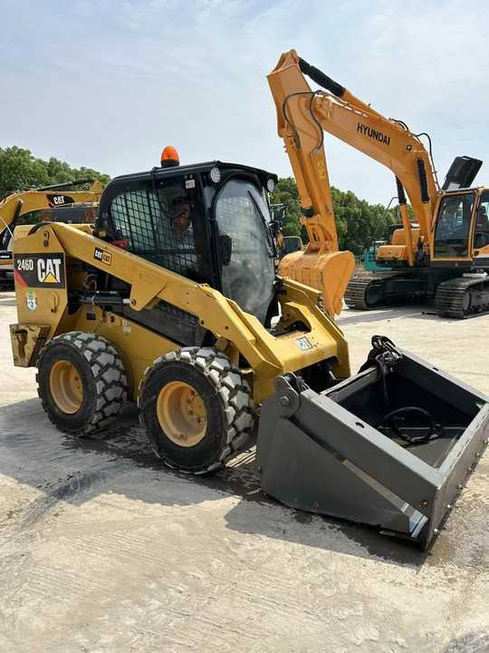 Used Caterpillar 246d 226b 246c Skid Steer Loader on Sale Used Construction for Sale - Mini krautuvas: foto 4 Used Caterpillar 246d 226b 246c Skid Steer Loader on Sale Used Construction for Sale - Mini krautuvas: foto 4
