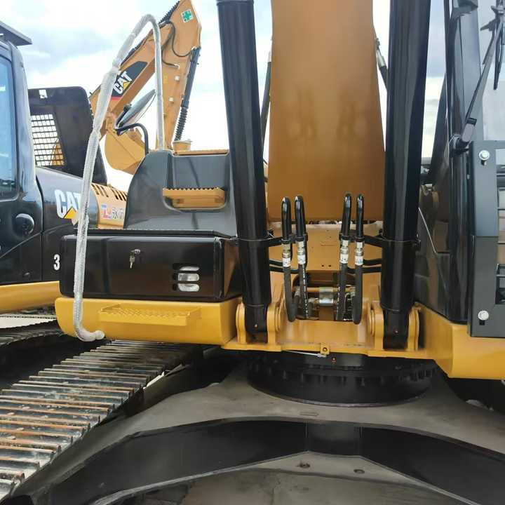 Used Digger CAT 323 Construction Machinery Construction Digger Used CAT 323 Cheap Excavator - Vikšrinis ekskavatorius: foto 3 Used Digger CAT 323 Construction Machinery Construction Digger Used CAT 323 Cheap Excavator - Vikšrinis ekskavatorius: foto 3