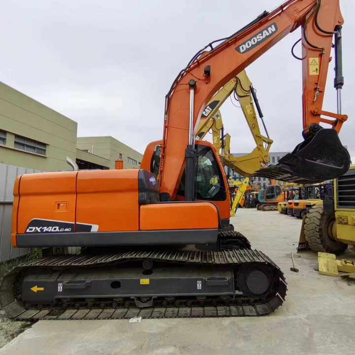 Used Digger DOOSAN DX140 Construction Machinery Construction Digger Used DOOSAN DX140 Cheap Excavator - Vikšrinis ekskavatorius: foto 1 Used Digger DOOSAN DX140 Construction Machinery Construction Digger Used DOOSAN DX140 Cheap Excavator - Vikšrinis ekskavatorius: foto 1