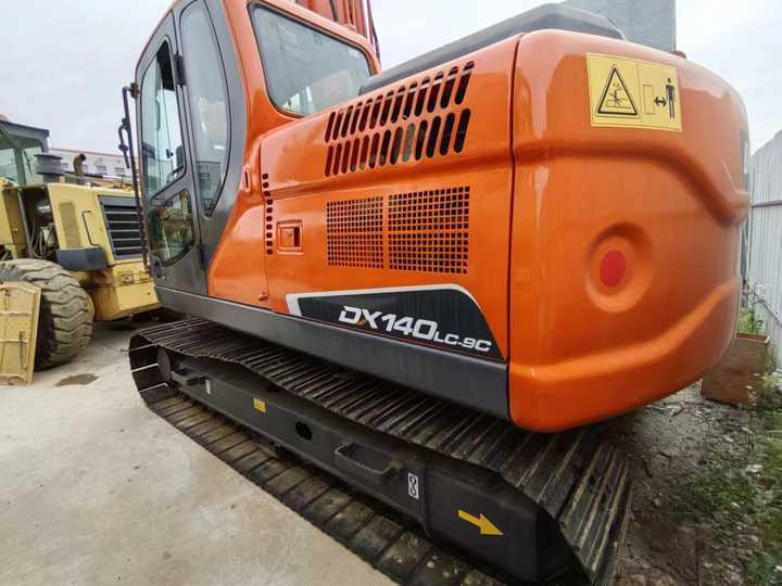 Used Digger DOOSAN DX140 Construction Machinery Construction Digger Used DOOSAN DX140 Cheap Excavator - Vikšrinis ekskavatorius: foto 4 Used Digger DOOSAN DX140 Construction Machinery Construction Digger Used DOOSAN DX140 Cheap Excavator - Vikšrinis ekskavatorius: foto 4