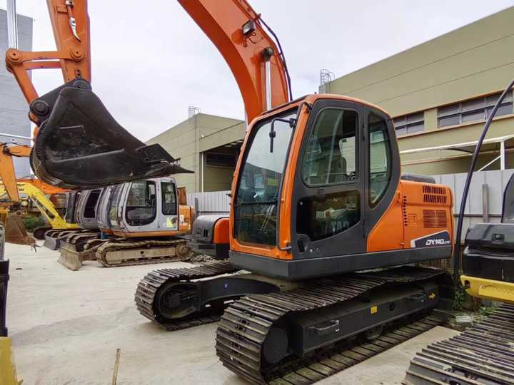 Used Digger DOOSAN DX140 Construction Machinery Construction Digger Used DOOSAN DX140 Cheap Excavator - Vikšrinis ekskavatorius: foto 3 Used Digger DOOSAN DX140 Construction Machinery Construction Digger Used DOOSAN DX140 Cheap Excavator - Vikšrinis ekskavatorius: foto 3