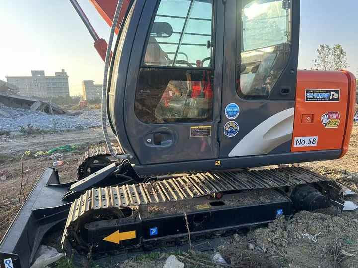 Used HITACHI ZX70 Model Mini Excavator Second Hand Machine Popular Brand Japan Hitachi Hydraulic Machinery - Ekskavatorius: foto 5 Used HITACHI ZX70 Model Mini Excavator Second Hand Machine Popular Brand Japan Hitachi Hydraulic Machinery - Ekskavatorius: foto 5
