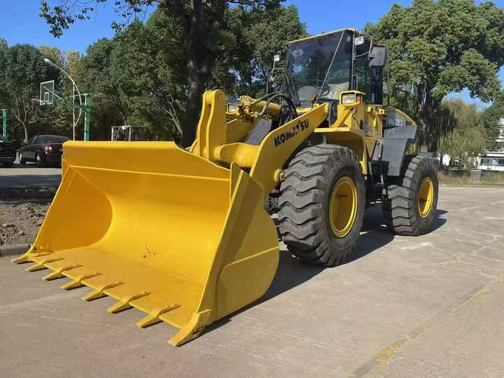 Used komatsu Wa320-5 Wheel Loader Second Hand Machine Popular Brand komatsu Hydraulic Machinery - Ratinis krautuvas: foto 4 Used komatsu Wa320-5 Wheel Loader Second Hand Machine Popular Brand komatsu Hydraulic Machinery - Ratinis krautuvas: foto 4