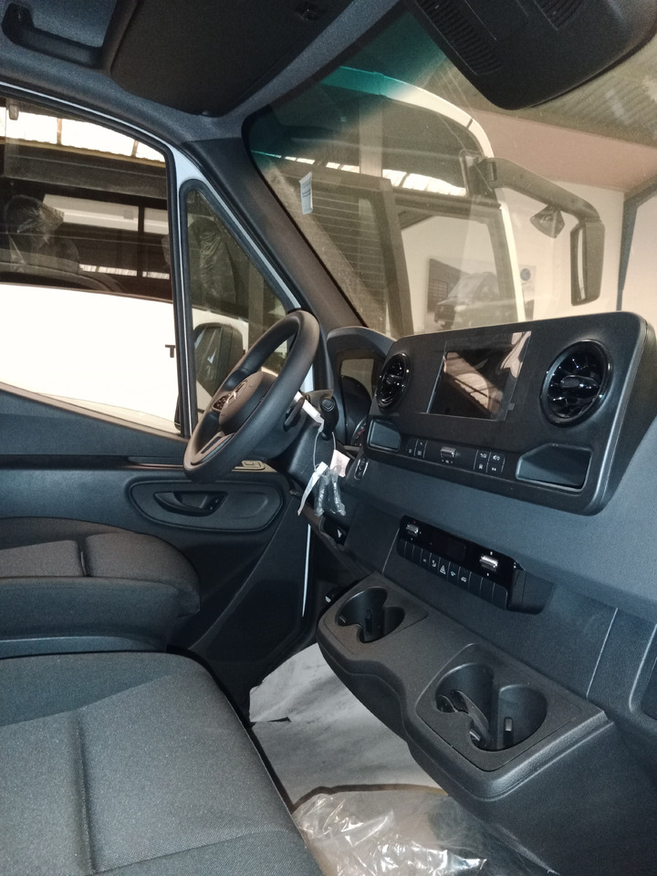 MERCEDES-BENZ SPRINTER 519 - Platforminis/ Bortinis sunkvežimis: foto 3 MERCEDES-BENZ SPRINTER 519 - Platforminis/ Bortinis sunkvežimis: foto 3