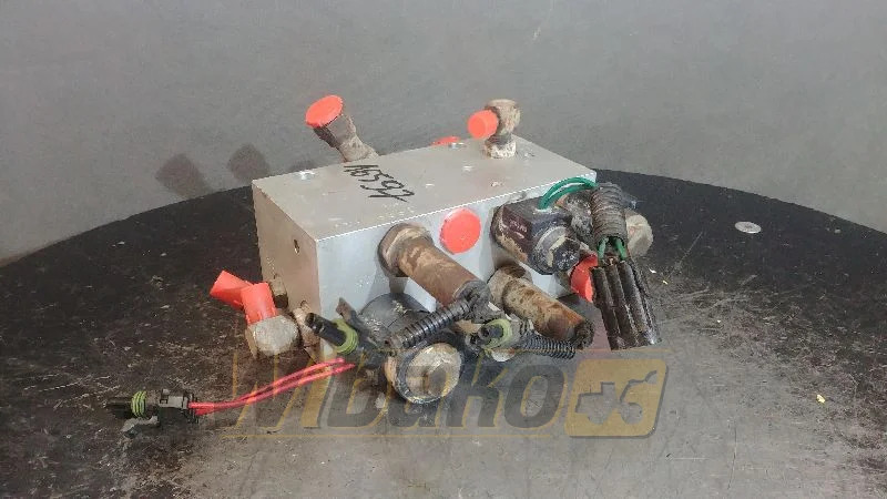 Case 198998A4 E-3 C-2 - Hidraulinis vožtuvas - Statybinė technika: foto 1 Case 198998A4 E-3 C-2 - Hidraulinis vožtuvas - Statybinė technika: foto 1