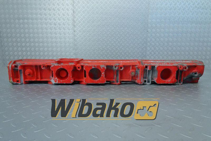 Intake manifold Deutz 04284720 - Įsiurbimo kolektorius - Statybinė technika: foto 1 Intake manifold Deutz 04284720 - Įsiurbimo kolektorius - Statybinė technika: foto 1